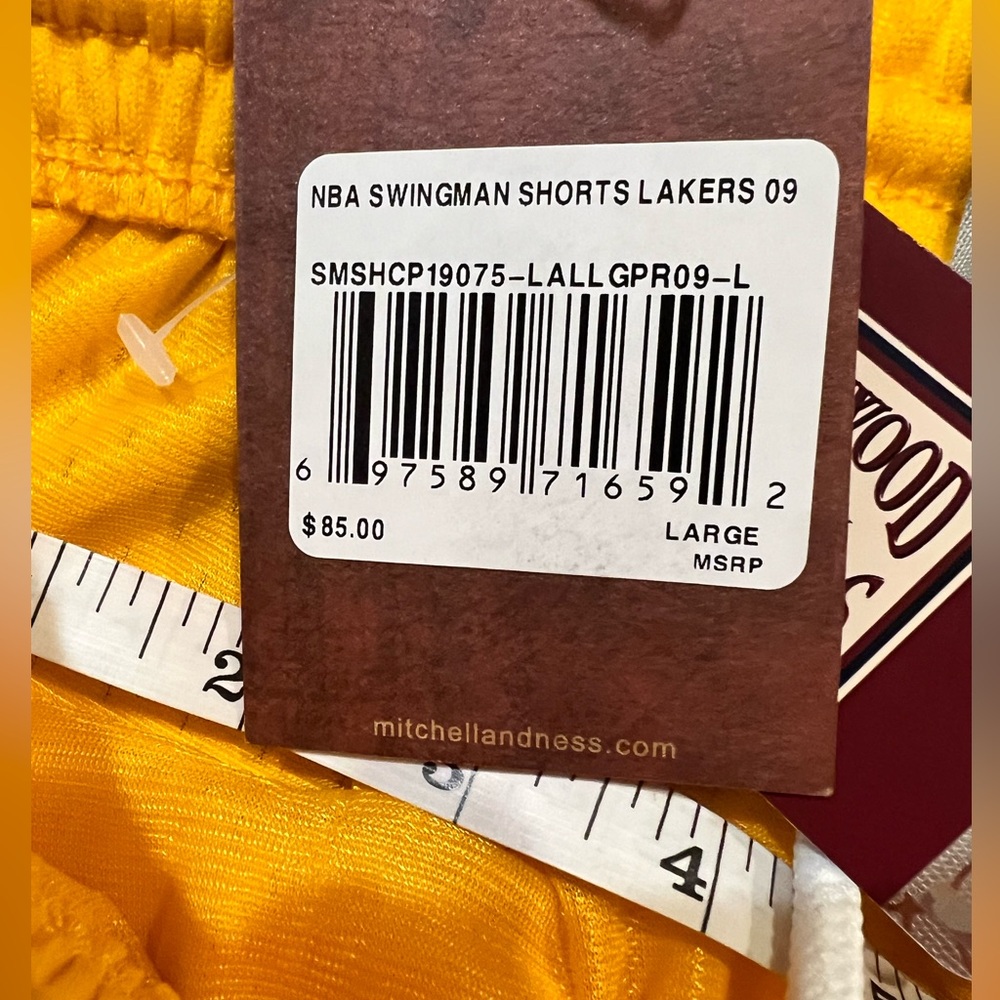 Mitchell & Ness
Men's Los Angeles Lakers Swingman Shorts NWT - Picture 6 of 8